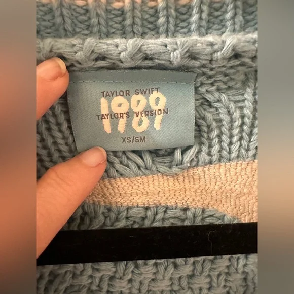 👑 Taylor Swift 1989 (Taylor’s Version) Blue Seagull Cardigan – XS/S - Picture 3 of 8